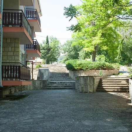 Bisser Hotel - Free Parking - Free Pool Access Balchik Bagian luar foto