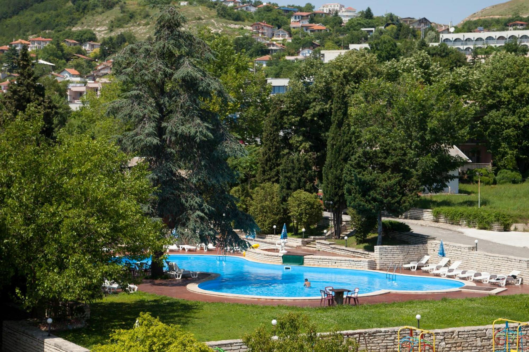 Bisser Hotel - Free Parking - Free Pool Access Balchik Bagian luar foto