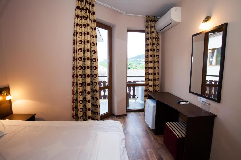 Bisser Hotel - Free Parking - Free Pool Access Balchik Ruang foto