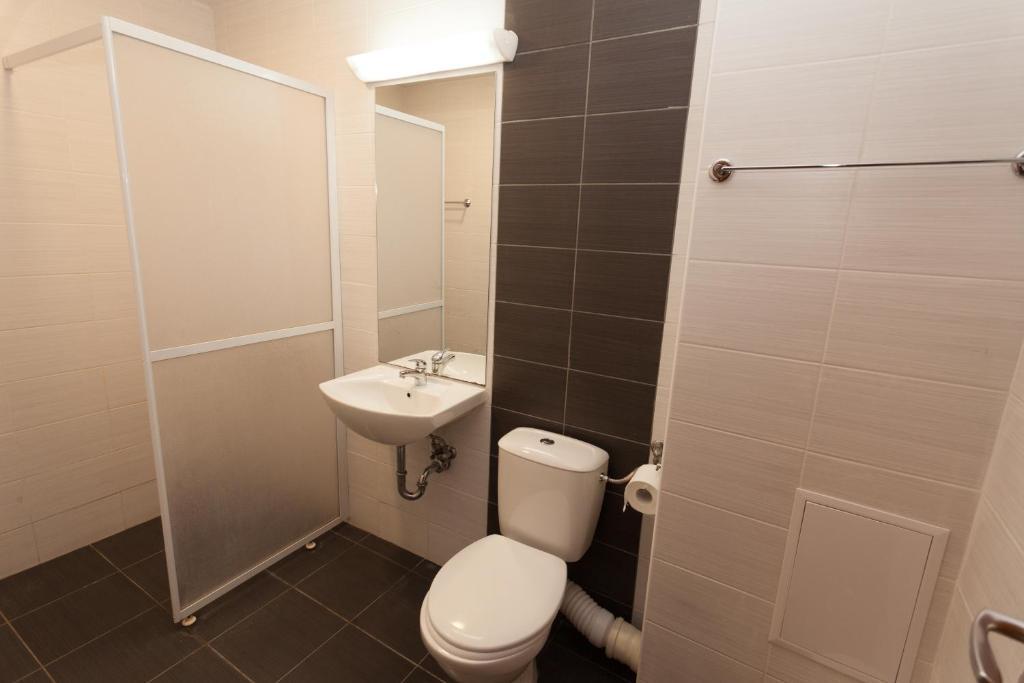 Bisser Hotel - Free Parking - Free Pool Access Balchik Ruang foto