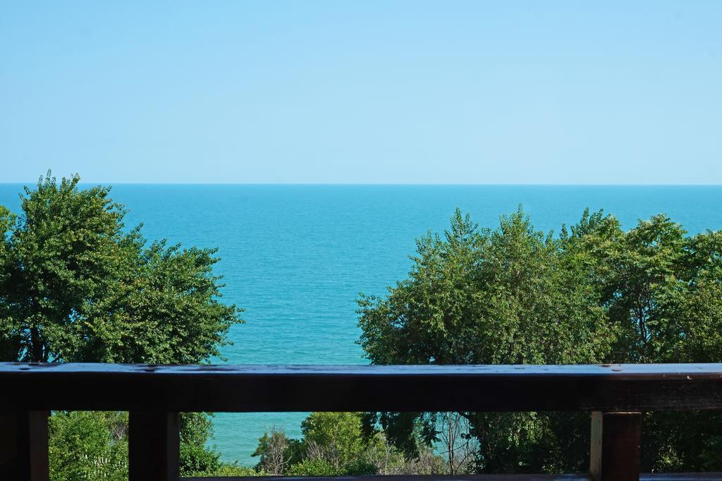 Bisser Hotel - Free Parking - Free Pool Access Balchik Bagian luar foto