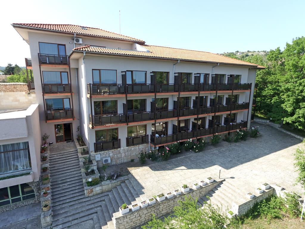 Bisser Hotel - Free Parking - Free Pool Access Balchik Bagian luar foto