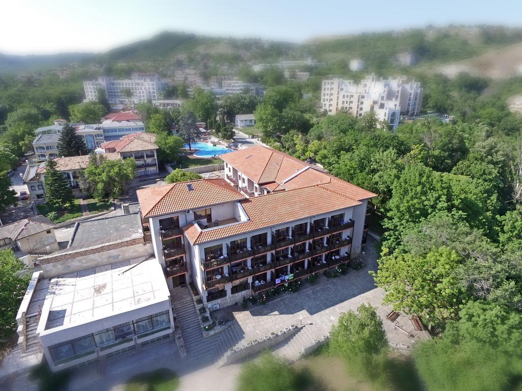 Bisser Hotel - Free Parking - Free Pool Access Balchik Bagian luar foto