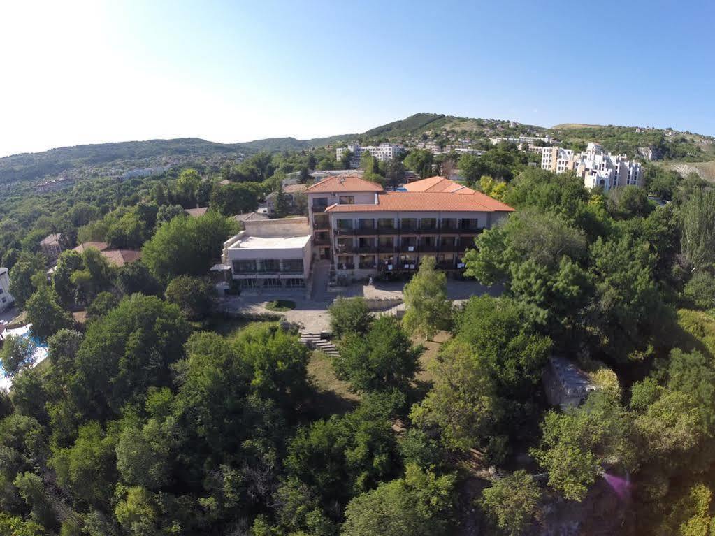Bisser Hotel - Free Parking - Free Pool Access Balchik Bagian luar foto