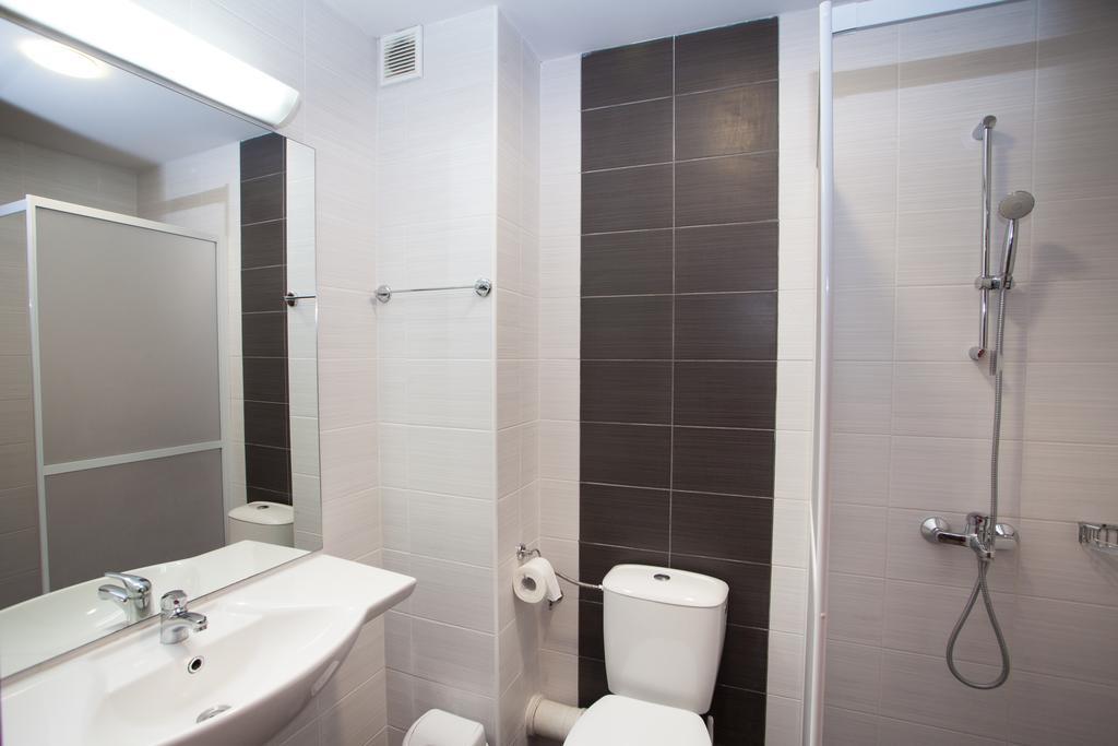 Bisser Hotel - Free Parking - Free Pool Access Balchik Ruang foto